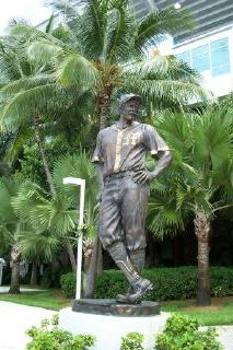 marlinsstatue.jpg