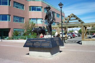 wthorsestatue.jpg
